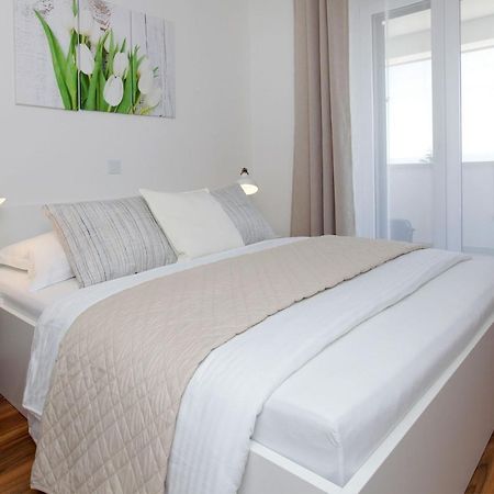 Apartments Lena Bol Eksteriør bilde